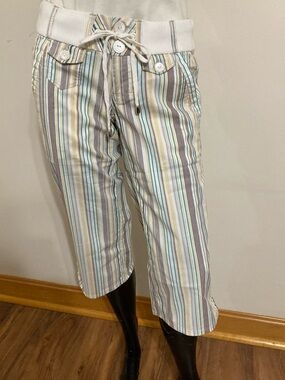 White with Multi-Colored Stripe Drawstring Capris. Item# SScpc2